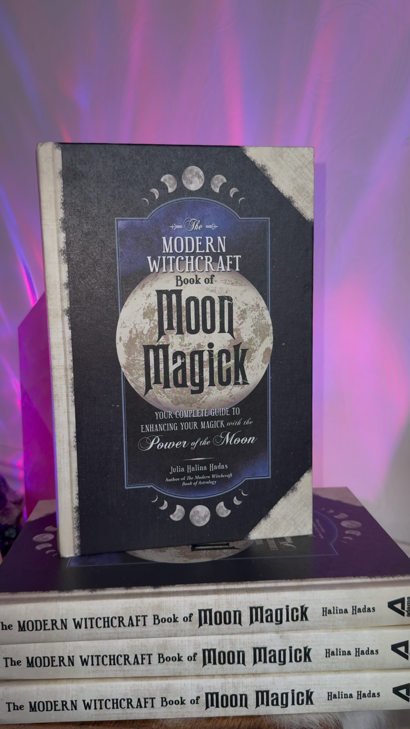 The Modern Witchcraft Book Of Moon Magick - Julia Halina Hadas