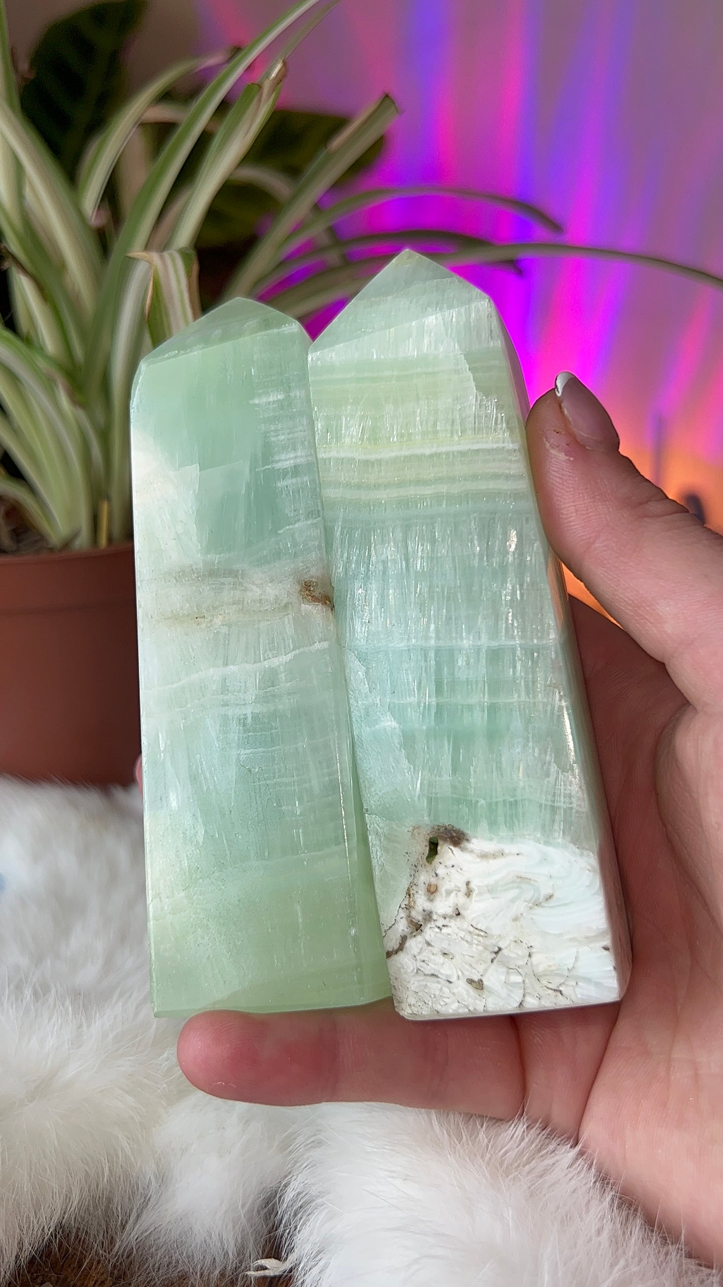 Pistachio calcite towers