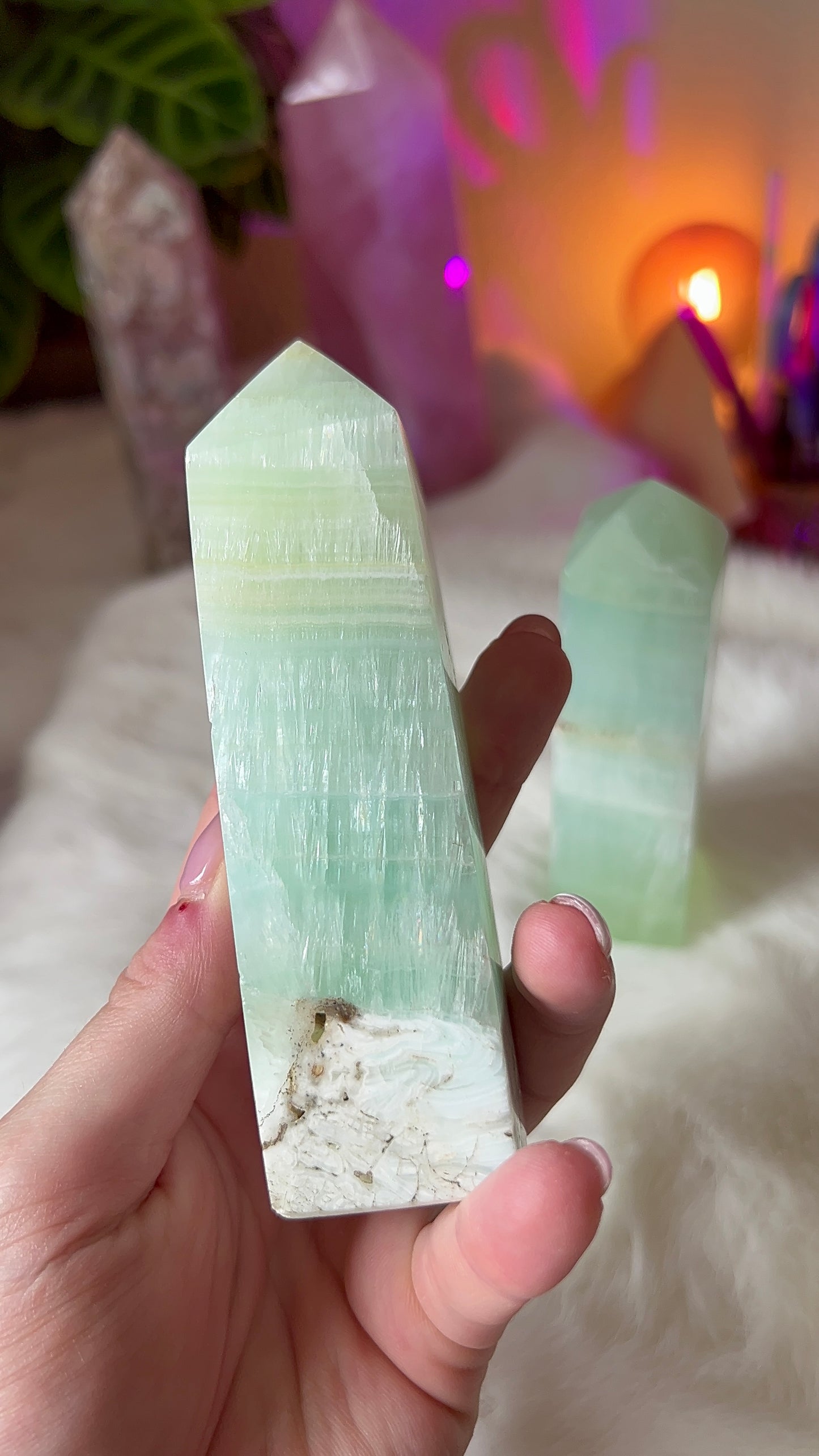 Pistachio calcite towers