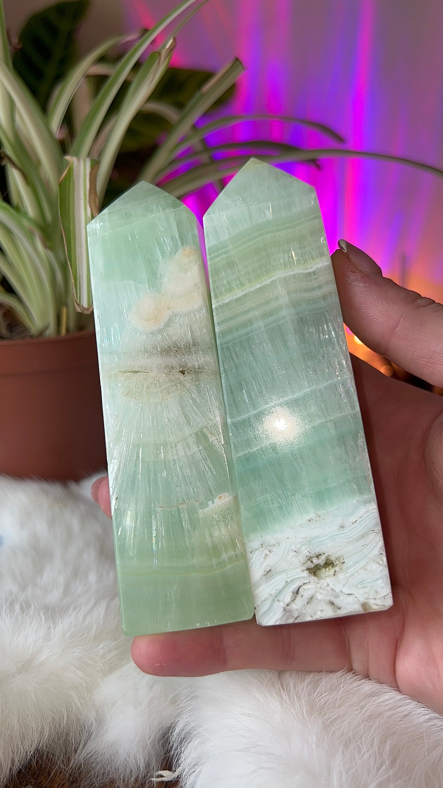 Pistachio calcite towers