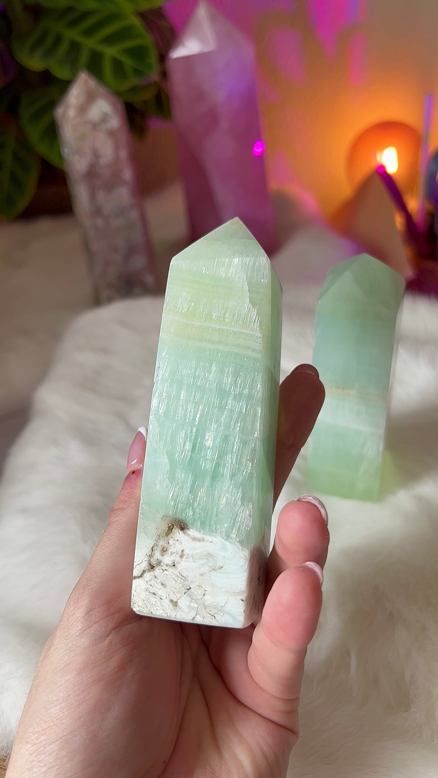 Pistachio calcite towers