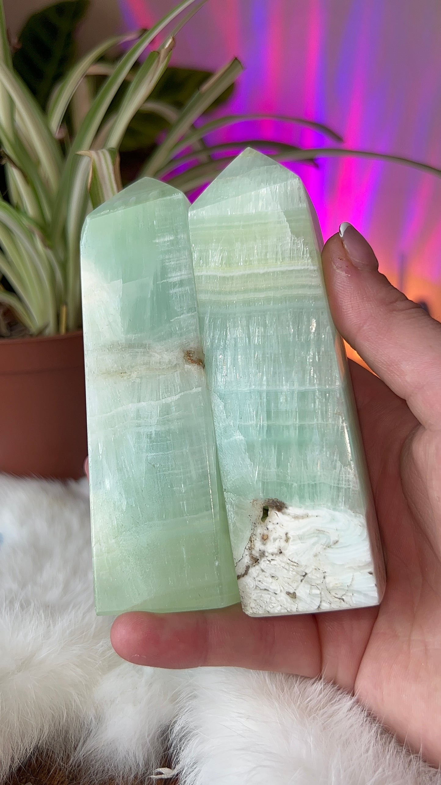 Pistachio calcite towers