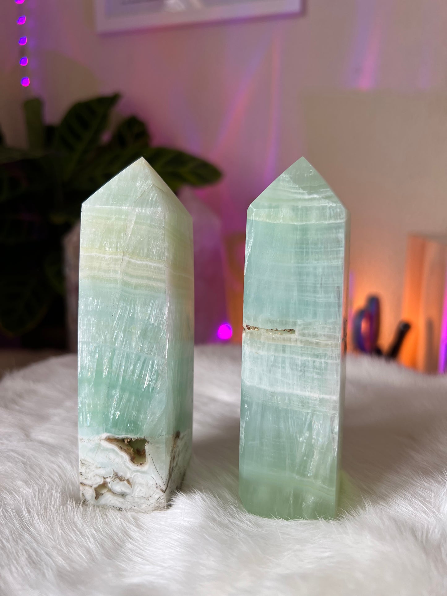 Pistachio calcite towers