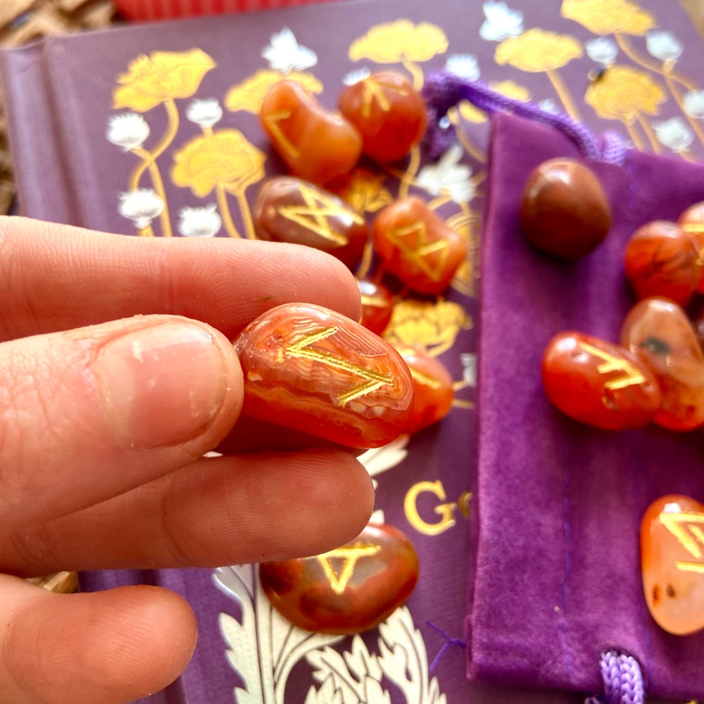 Carnelian Nordic Runes